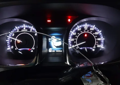 2013 Toyota Avalon Xle z USA, uszkodzony, nr VIN 4T1BK1EB5DU028454